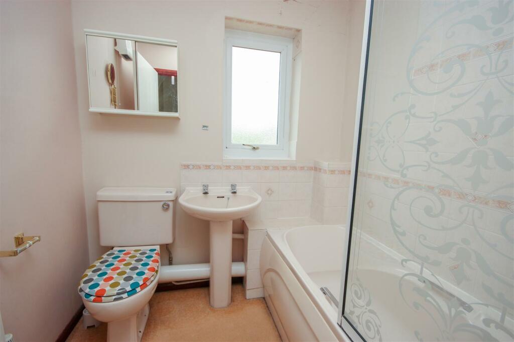 Bathroom.jpg