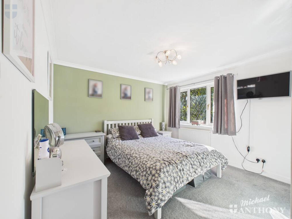 CAM03218G0-PR0809-STILL001-thumbnail-h750-70