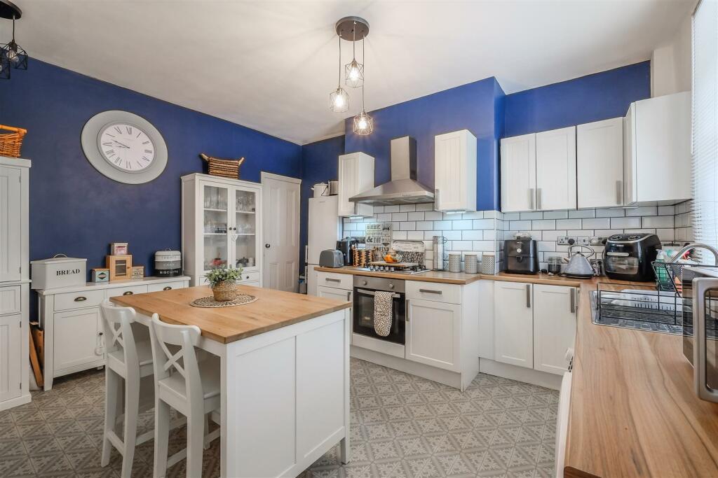 Dining kitchen