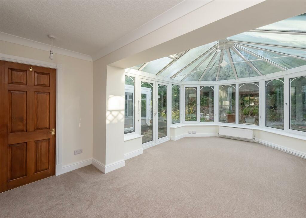 50 Bramstead Avenue-dining JAN24.jpg
