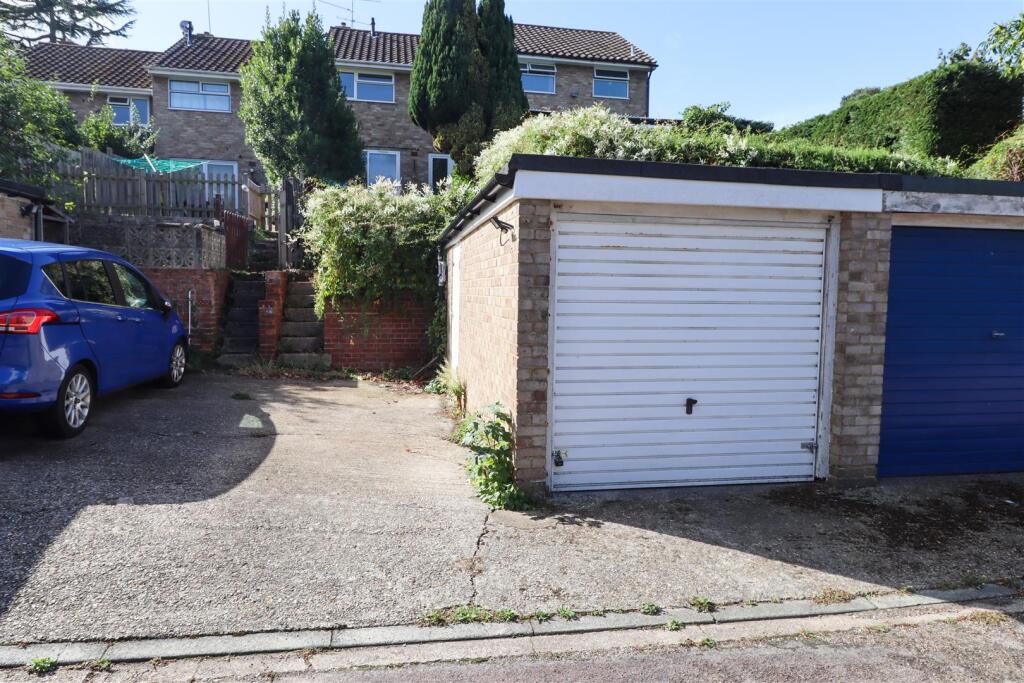 Garage &amp; Parking Space