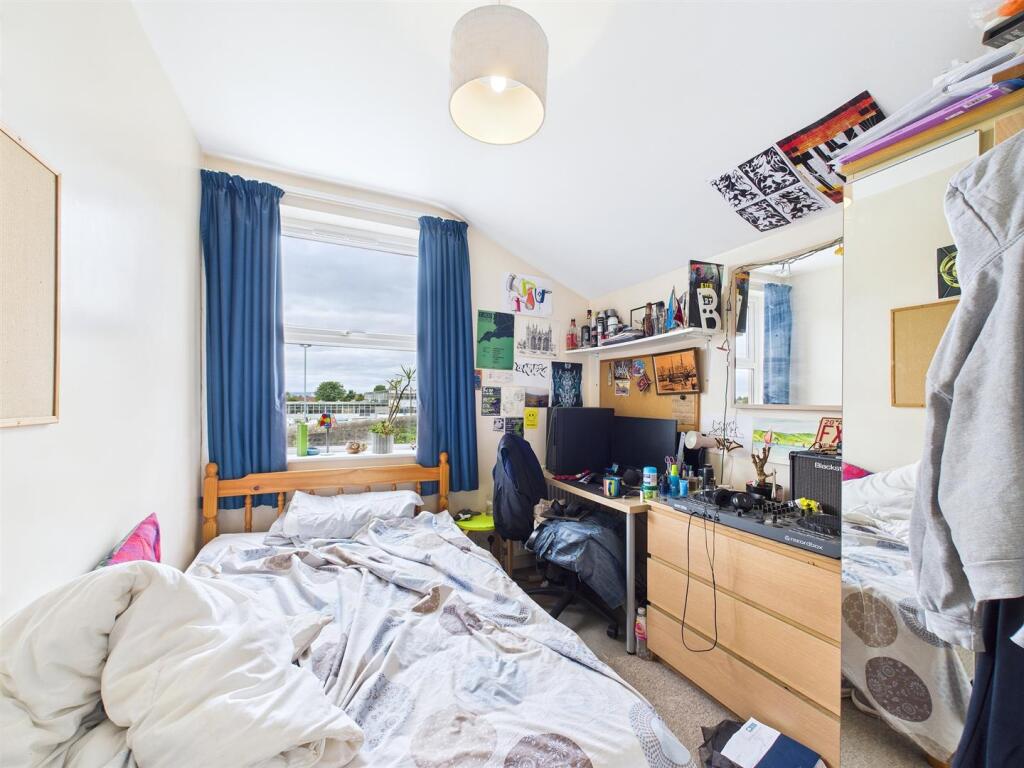 6 bedroom HMO (14).jpg