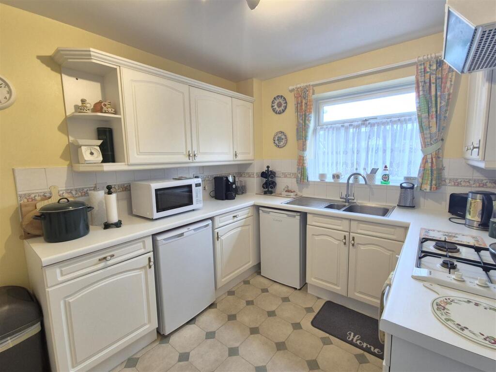 Fitted Kitchen
