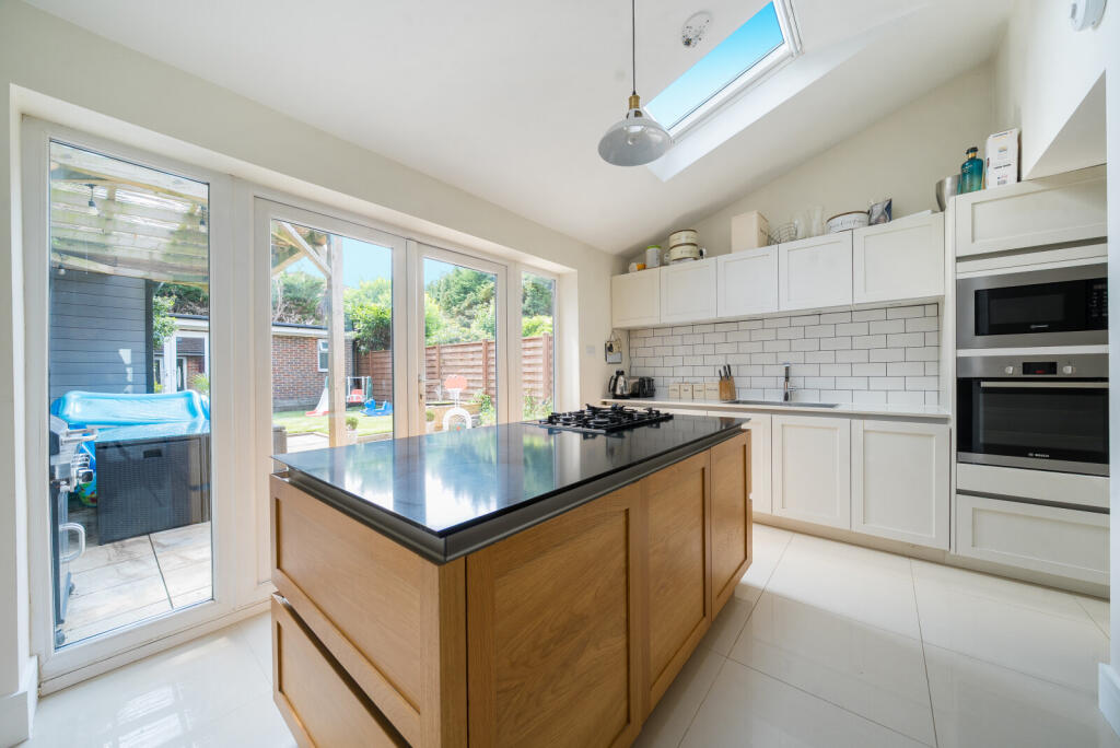 1306879-26-684880...