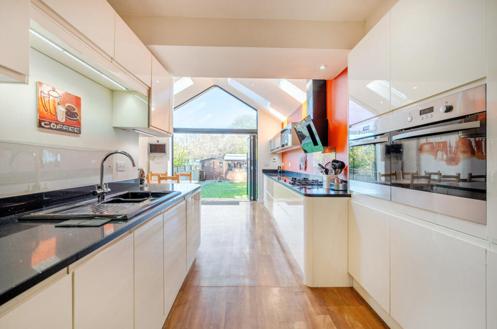 1382771-13-692050...