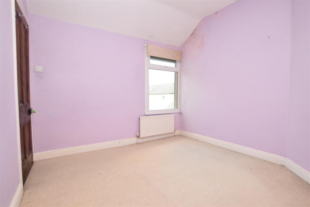 Bedroom 3 V2.JPG