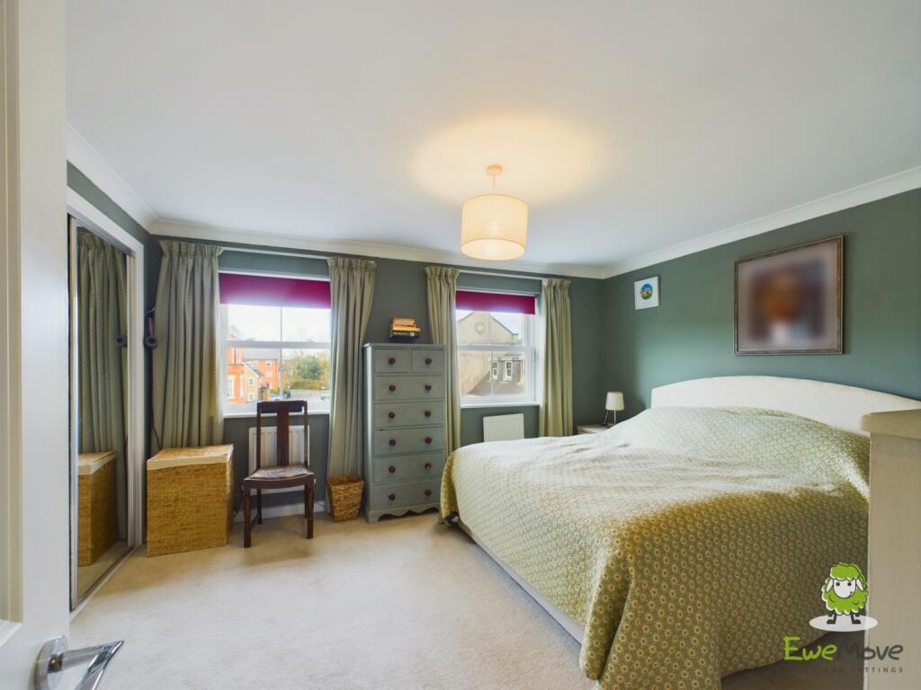 CAM03778G0-PR0142-STILL026