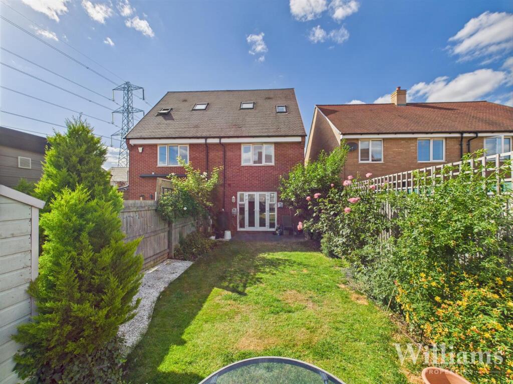 CAM02861G0-PR0418-STILL009 - Copy.jpg