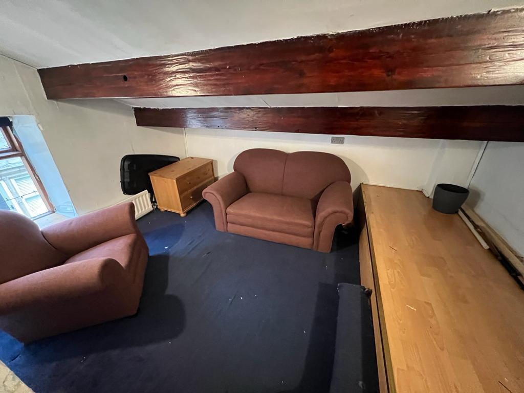 DRESSING ROOM/OFFICE