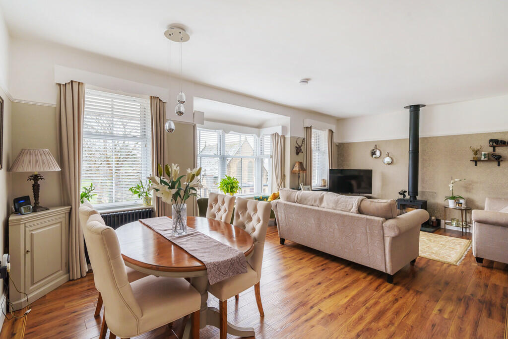 Open Plan Living/...