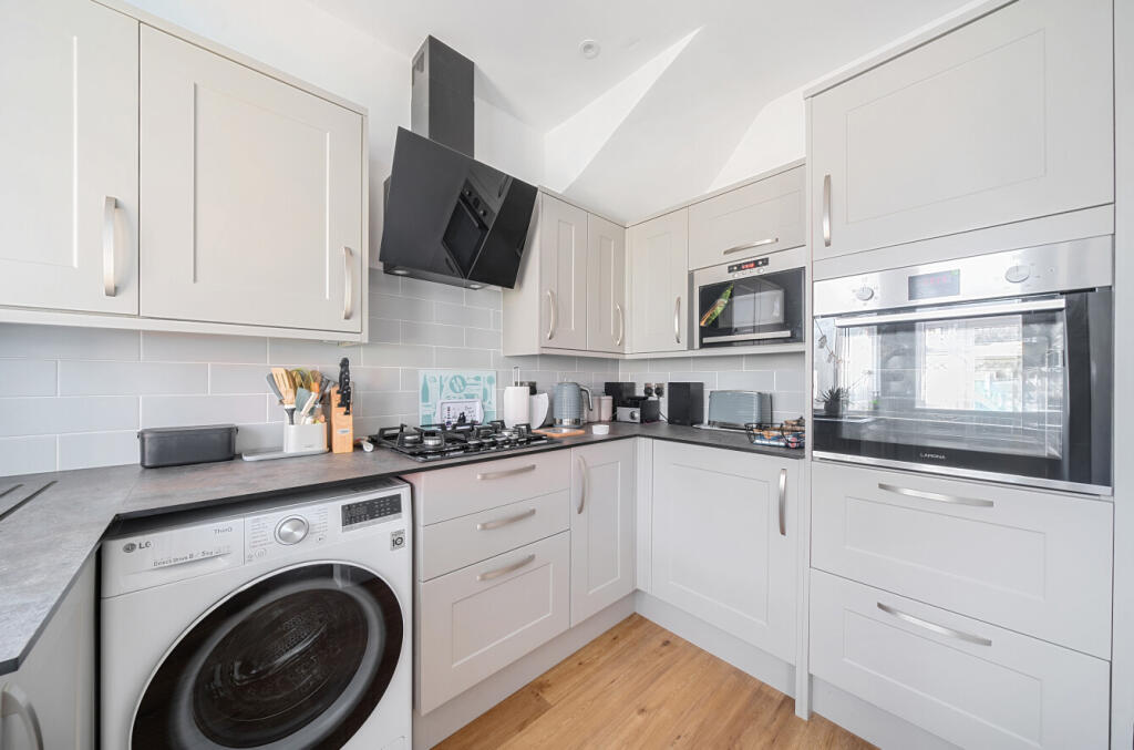 1319391-16-686432...