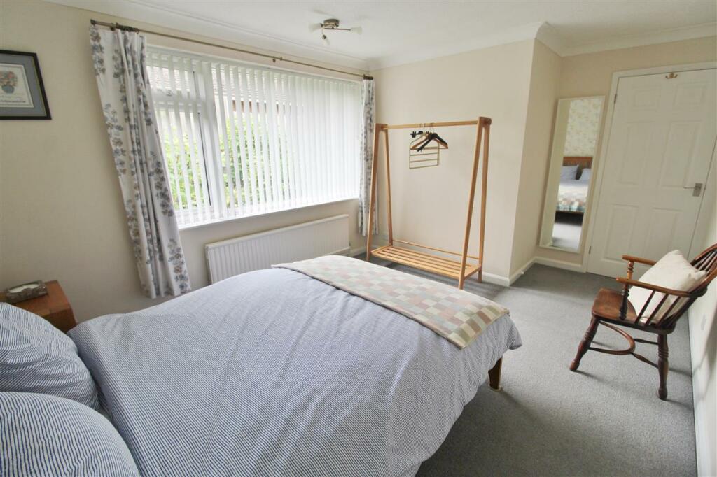PRINCIPAL BEDROOM