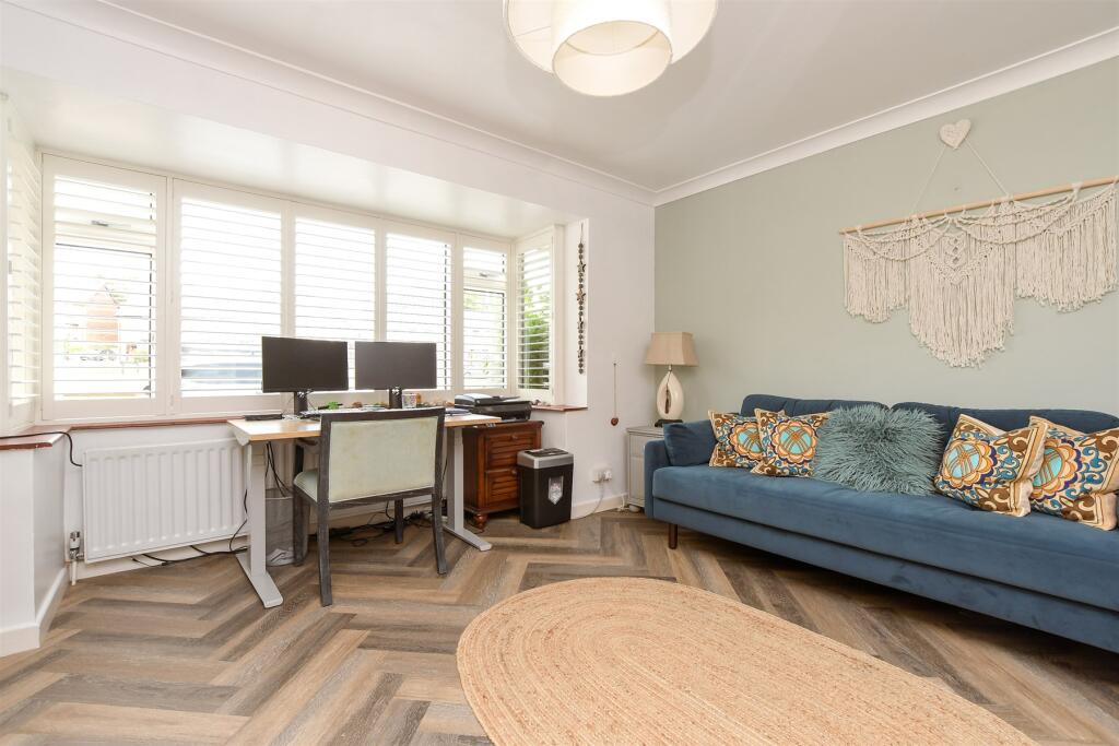 Sitting Room / Bedroom 4