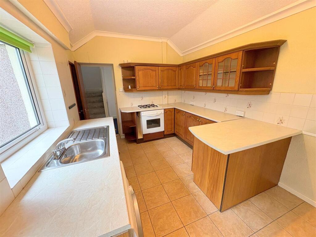 Kitchen c.jpg