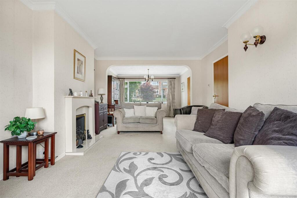 Lounge / Dining Room