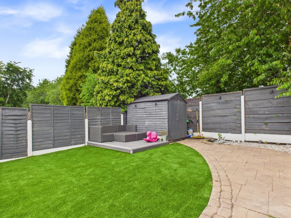 CAM03729G0-PR0054-STILL014