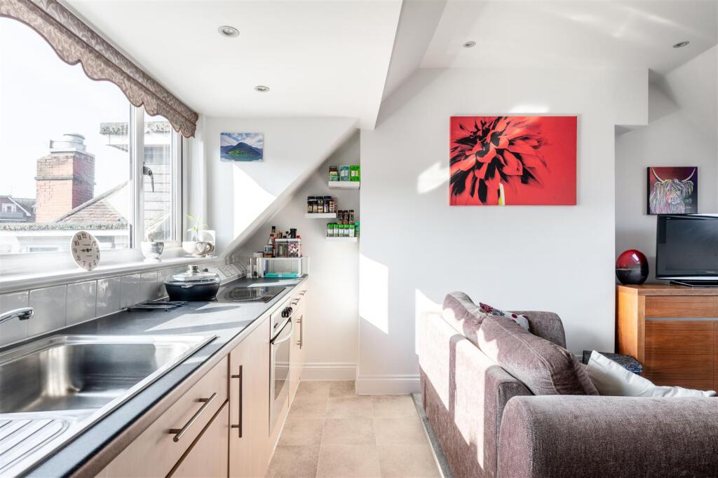37B Old Woking Road-4.jpg