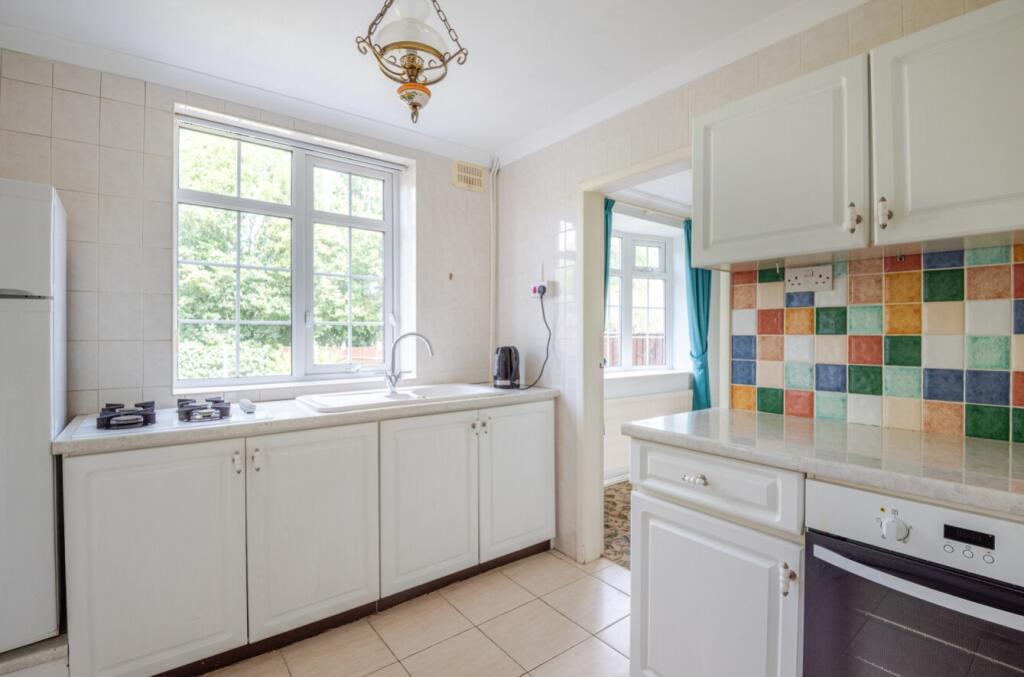 1335144-2-6899de885cb3c