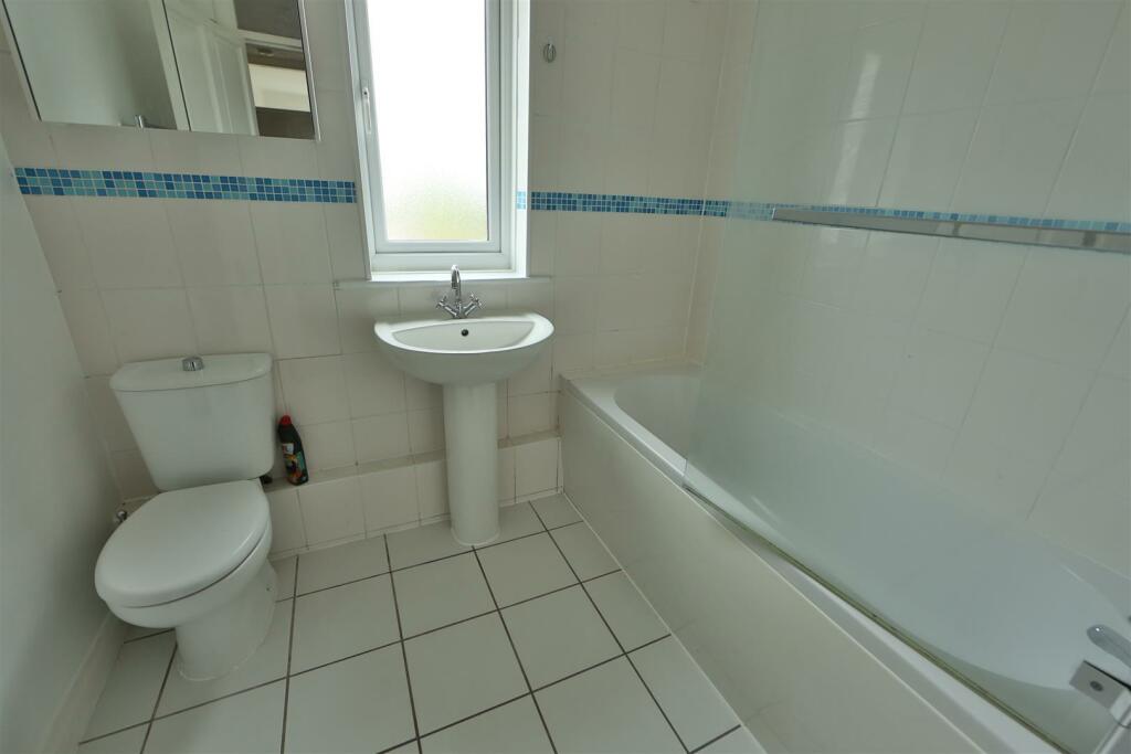Family Bathroom.jpg