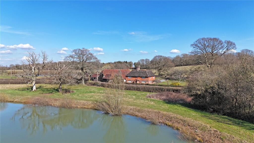 Costrong Farmhouse