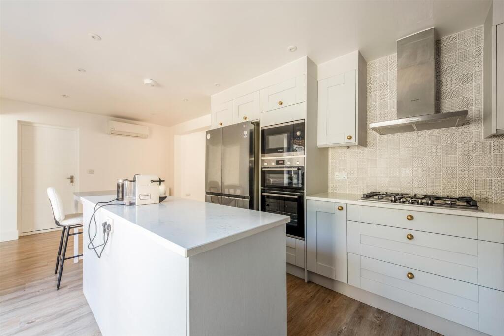 23 Lansdowne Road-6.jpg