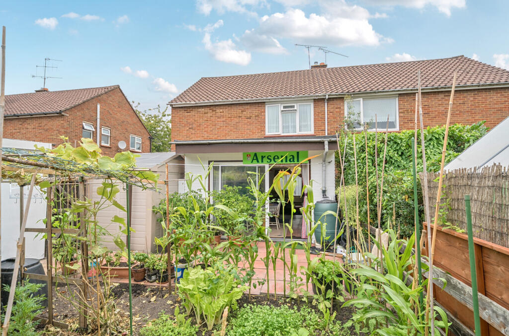 1344069-9-68a5991...