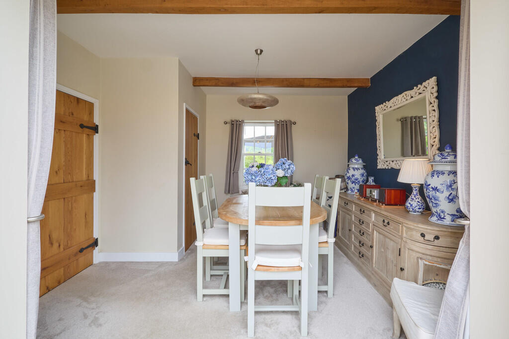 Flint Cottage 160...