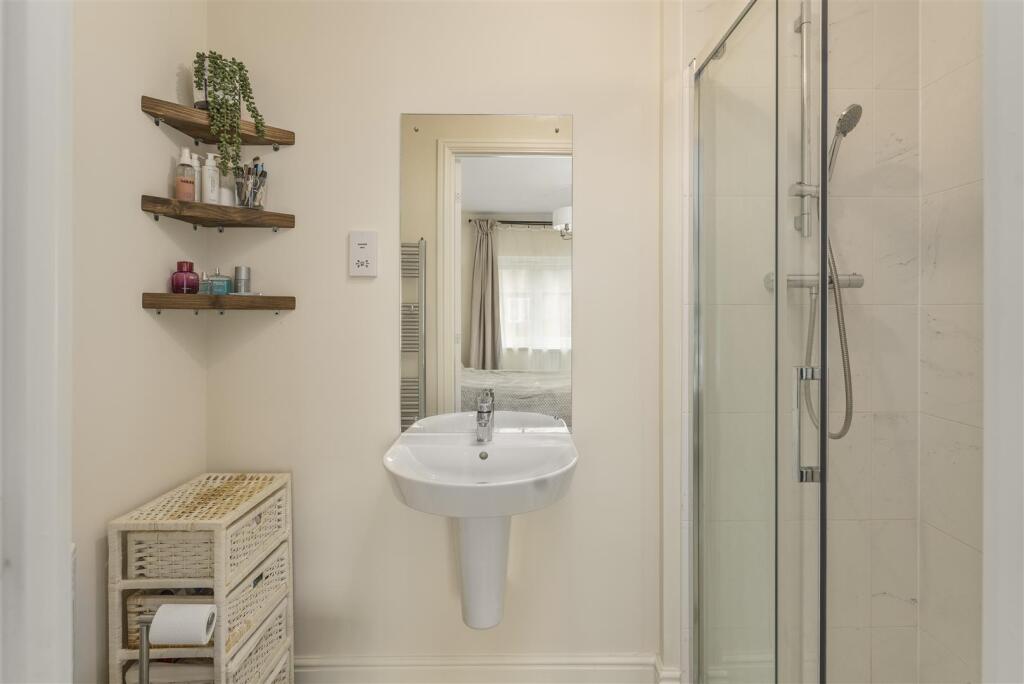 24 Bidwell Road, Banbury-22.jpg