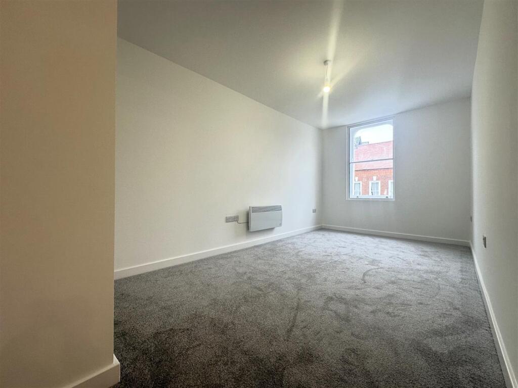 Bedroom 2 .jpg