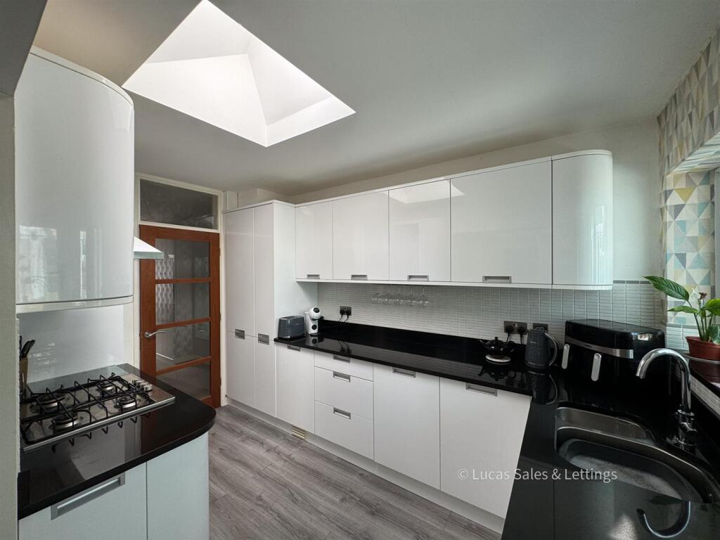 114 Gipsy Lane Kettering-17.jpg