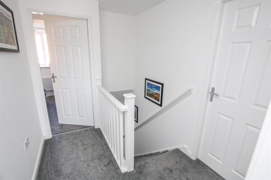 FIRST FLOOR LANDING