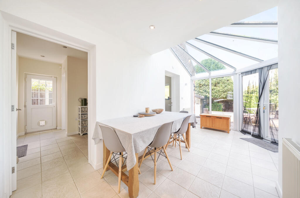 1323718-3-687e738...