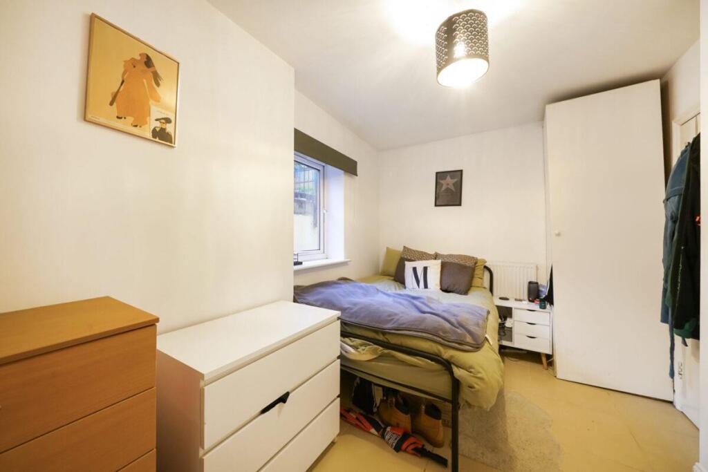 Basement-Flat-65-Foulden-Road-4osovKz1fLOuENONKOZI