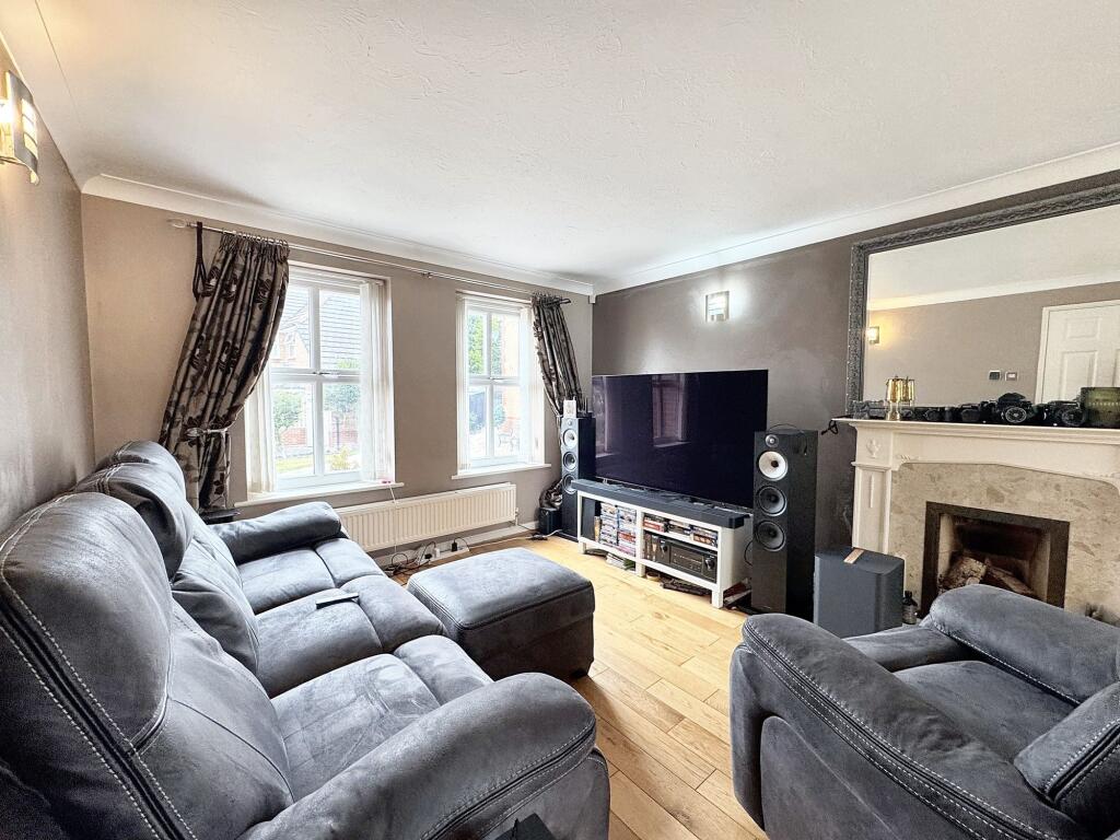 Lounge/Dining Room