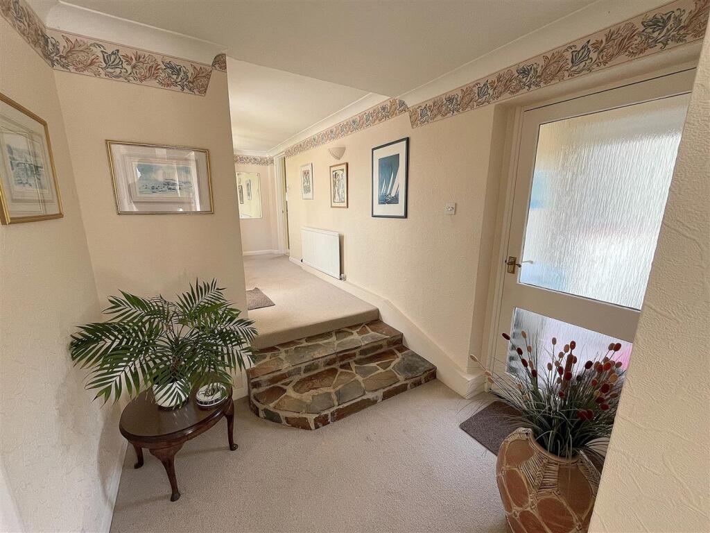 Side Entrance Hall.jpg