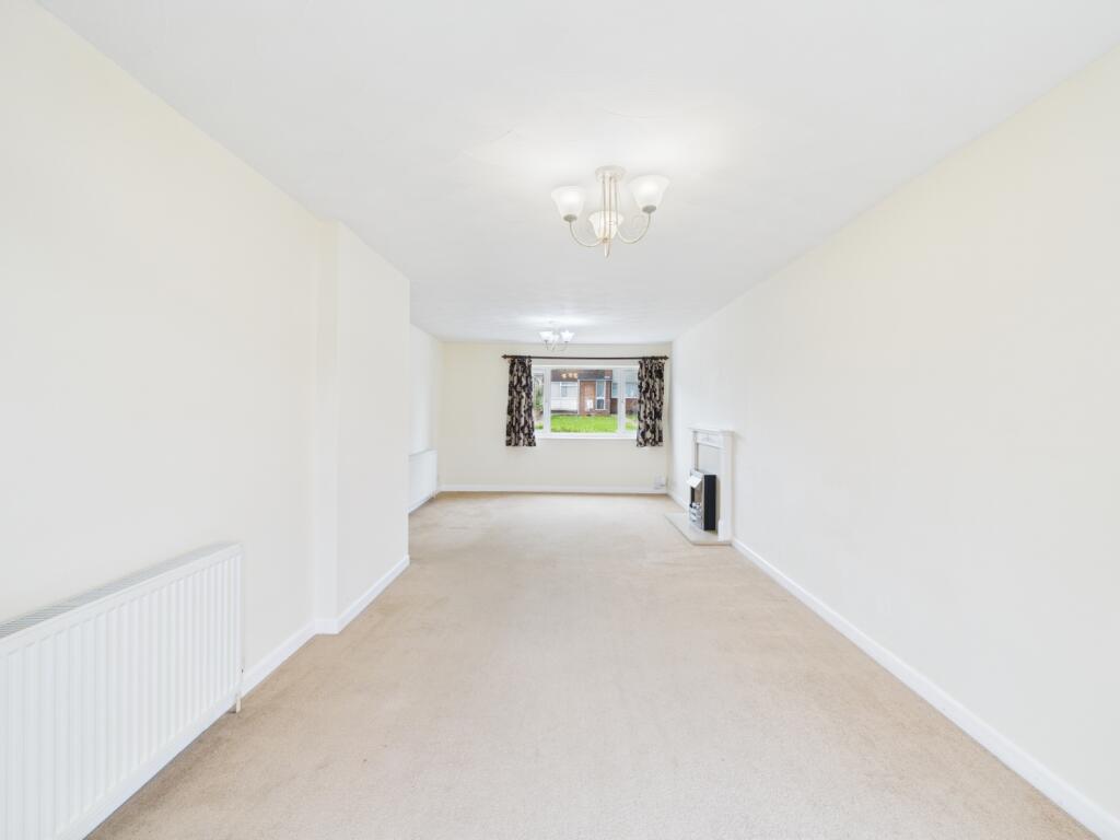 CAM02023G0-PR0174-STILL004