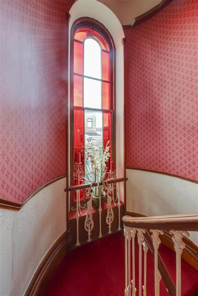 Feature Half Landing Window