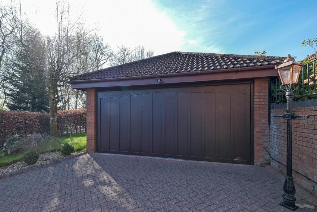 Detached Garage