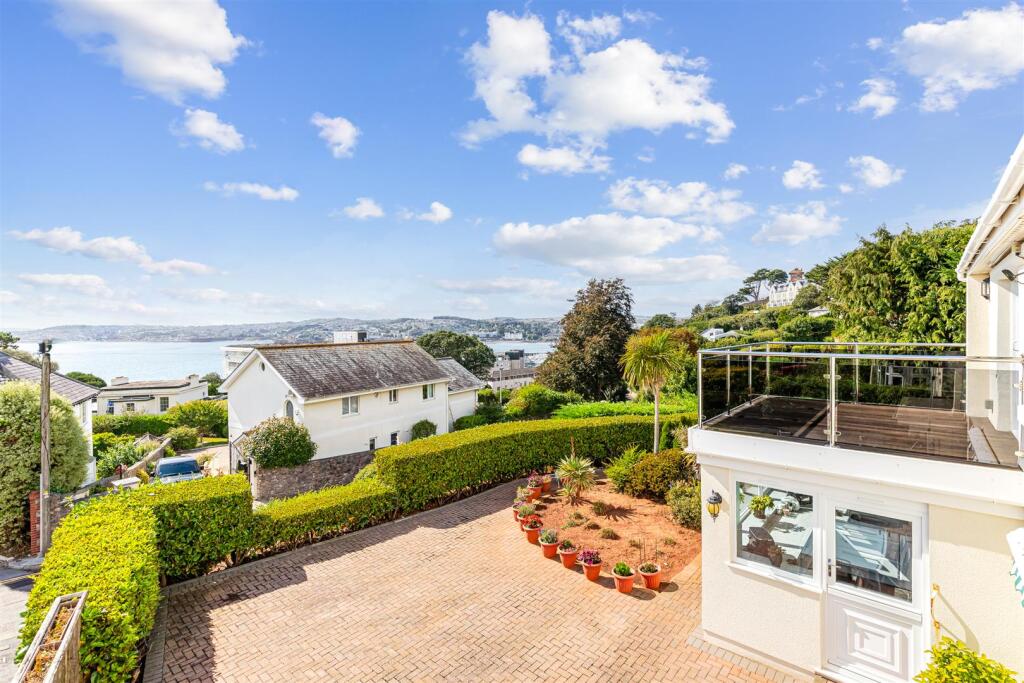 A06 - Ridgwood, Rock End Avenue - 250901.jpg