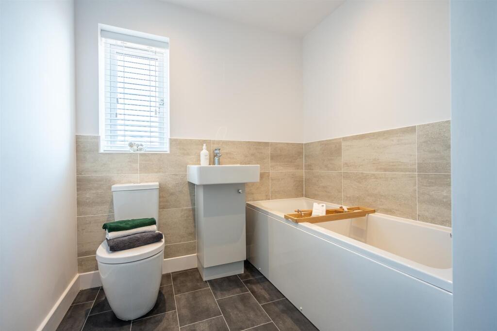 15 Fordite Bathroom QT.jpg