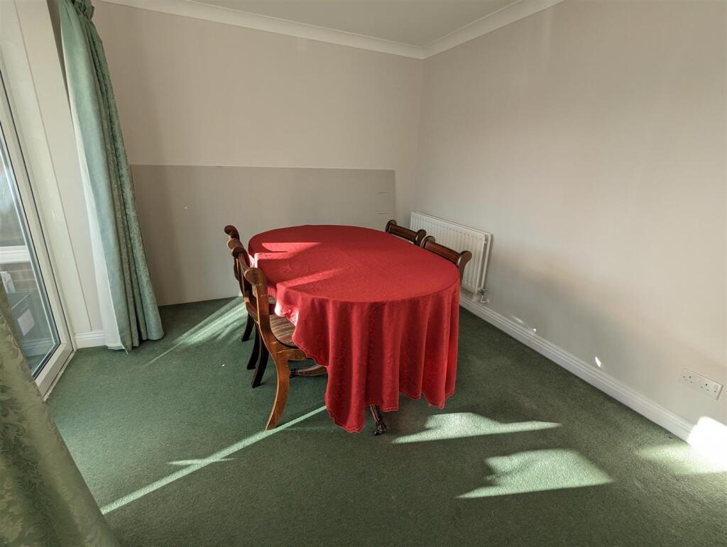 Dining Area.jpg