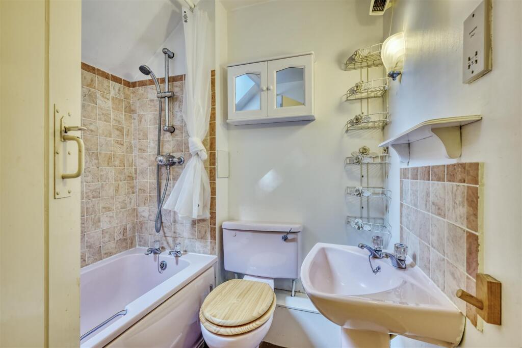 12-7 Havelock Cottages Oundle-12.jpg