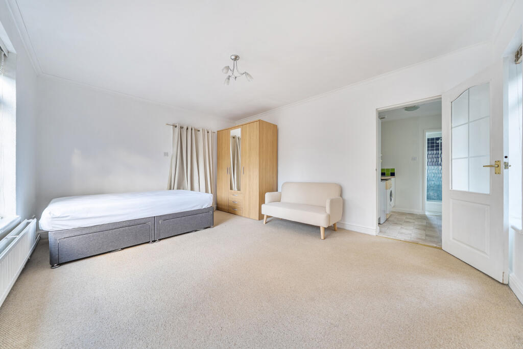 1386315-9-692ed05...