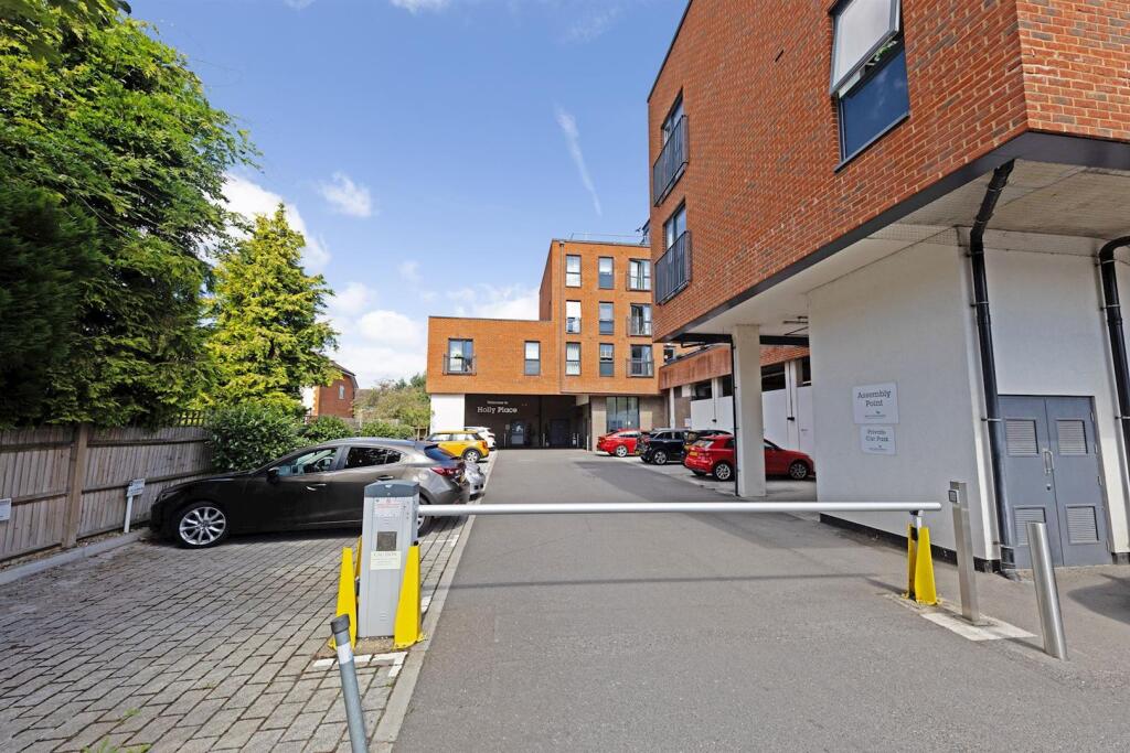 01-72eePFMCS - 4 Holly Place Extras-37-medium.jpg