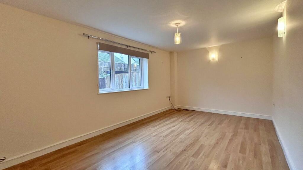 Living Room 2.jpg