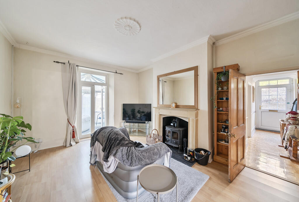 1298331-12-683d89...