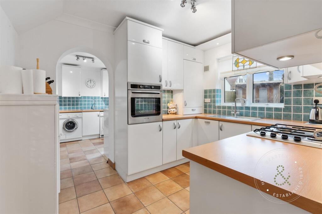 Norwood, Thornhill, HernCrabtree (8).jpg