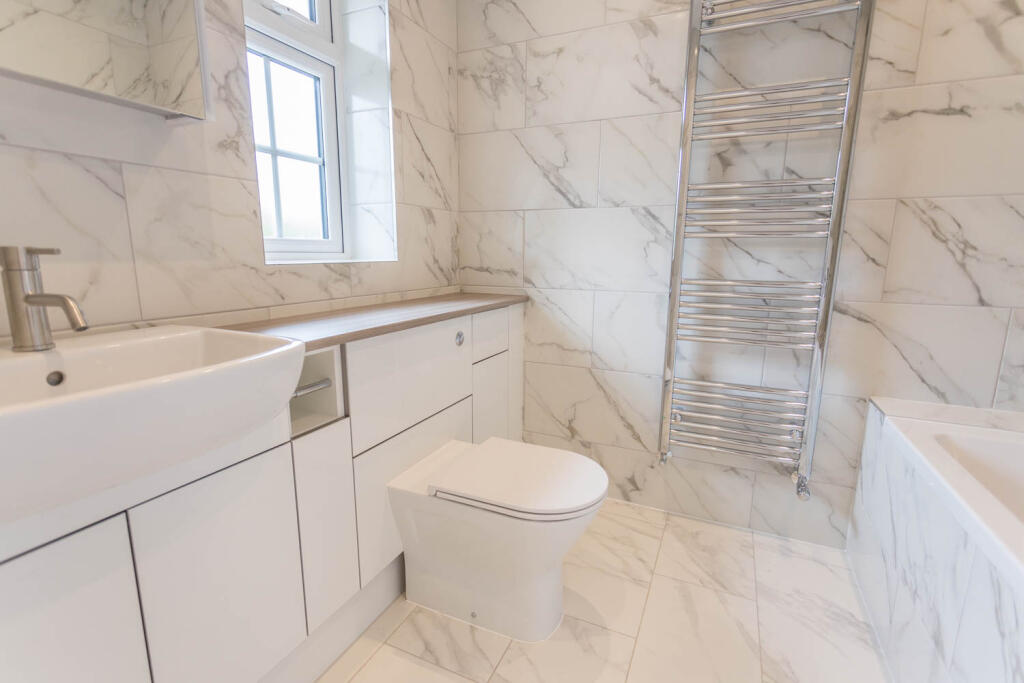 En-Suite Bathroom