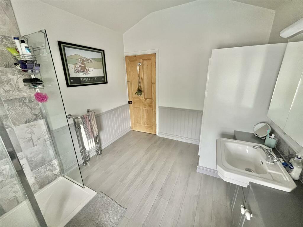Bathroom Aspect 2