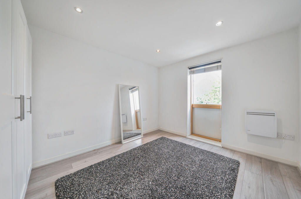 1303712-15-683ee1ba65f4d